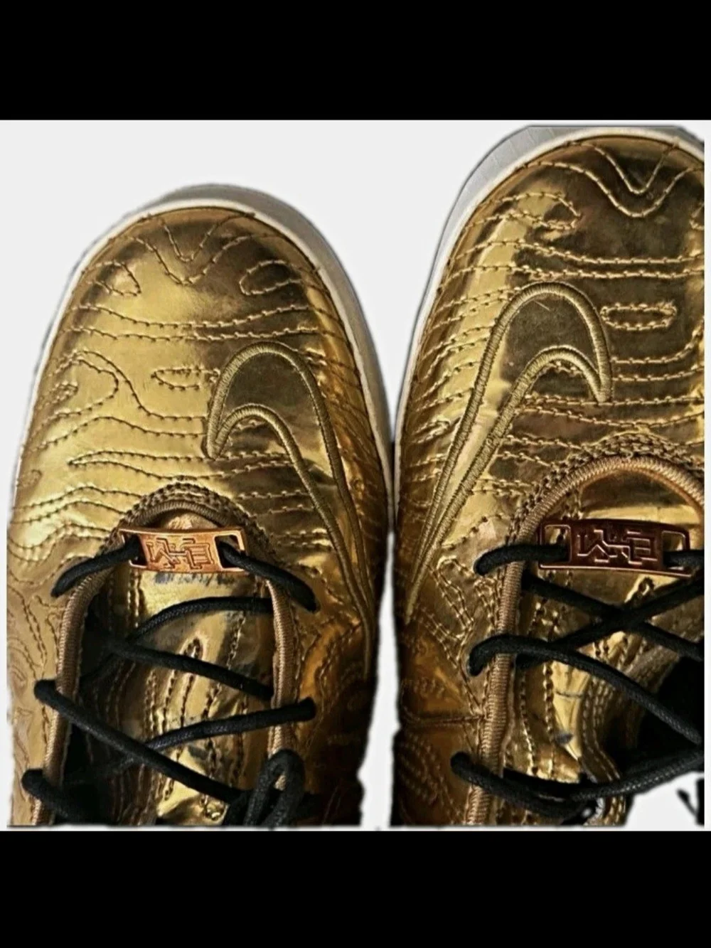 Nike LeBron 11 NSW Lifestyle QS Size 9 MENS